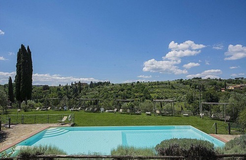 Grassina House | Casa Bonannia A: A cheerful one-story apartment in the characteristic style of the Tuscan countryside.