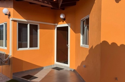Moko Apartment | Charming 1-bedroom apartment in quaint Noord with WiFi, AC centralized .