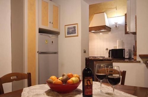 Santa Croce Apartment | Charming apartment near Ponte Vecchio Free Wi-fi, Aircond.