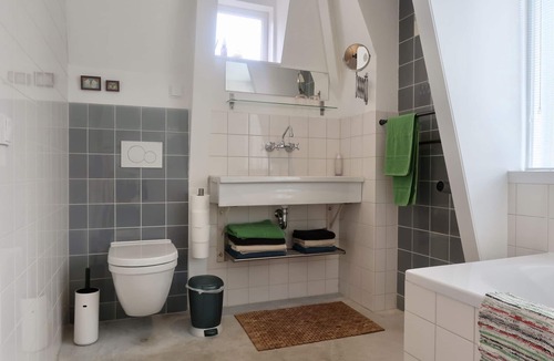 Amsterdam North Bed & Breakfast | Charming Dike House - Private Floor - Green view
