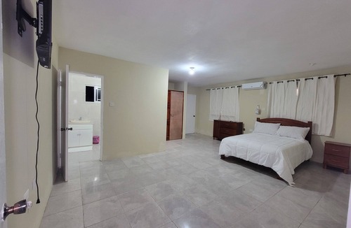 Mango Walk Apartment | Charming studio in fabulous Montego Bay with AC, WiFi