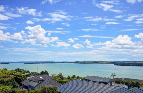 Shelly Park House | Classic Seaview Holiday Home in Shelly Park