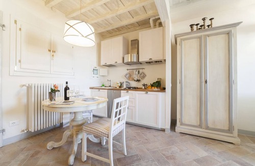 Oltrarno Apartment | Delightful apartment on the roofs of Florence perfect for 4 people.