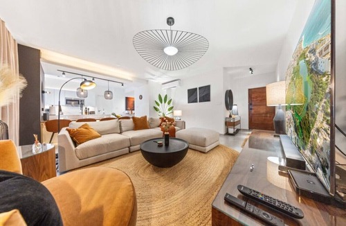 Gold Coast Villa | Diamante Royale at Gold Coast by Bocobay
