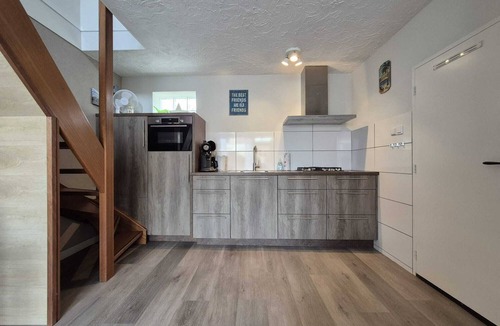 Egmond aan Zee House | Experience a wonderful vacation by the sea in this comfortable apartment: 2 bedrooms, bathroom, fully equipped kitchen and private terrace.