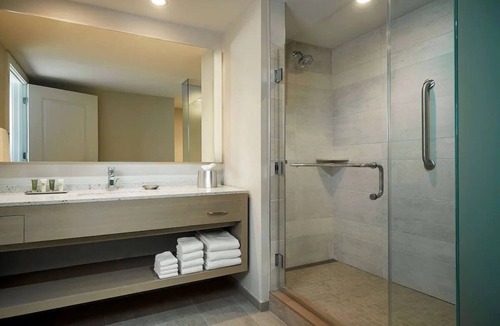 Downtown Myrtle Beach Hotel | Family-Friendly Suite with Balcony, Full Kitchen, Close to Local Attractions