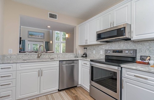 Arcadian Shores Villa | Gorgeous 4 Bd Rm-Full Access-8D Windermere