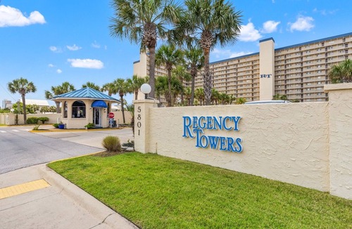 Biltmore Beach Condo | GREAT LAST MINUTE DEAL; 8/22-8/29=1250 Total!5star/Beachfront/FREE Beach Chairs!