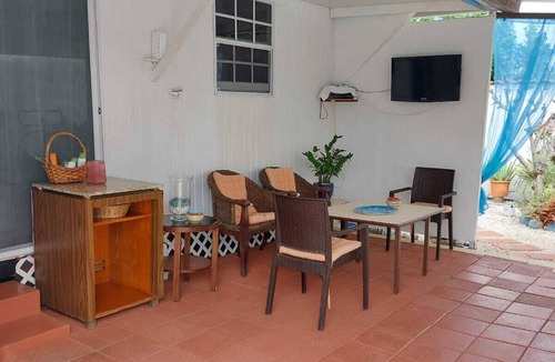Oranjestad House | Haystack Cozy Cottage near the Haystack in the middle of the island of Aruba