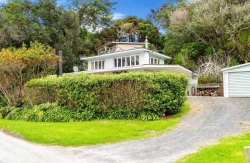 Snells Beach House | Herons Hideaway - Snells Beach Holiday Home