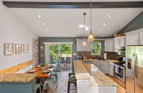 Bushkill House | Hideaway/Hot Tub/Sunna/Lake/Kayaks/Pool/Game Room/Cold Plunge