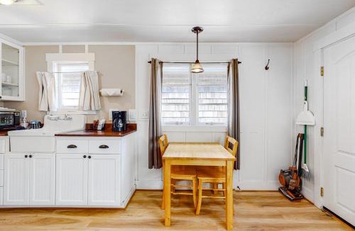 Downtown Cannon Beach House | Hidden Villa Cottage #2 - The Shell Cottage