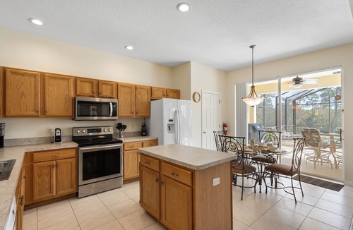 West Kissimmee Villa | High quality luxury Orlando Vacation Villa, Disney just 10 Mins, FREE POOL HEAT.