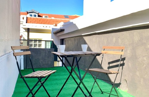Sao Joao de Deus Villa | Home Out City Villa - 3 Bedrooms with bathroom