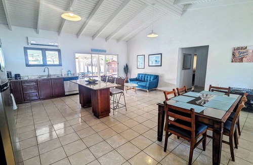 Palm Beach Villa | Huge Villa! Walk to Beach, Casinos, and Restaurants. Private Pool & Swim-up Bar.