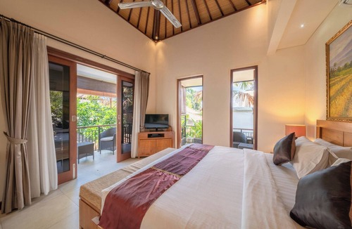 Central Seminyak Villa | Imagine Your Family Renting a Luxury 3 Bedroom Holiday Villa Close to Kabupaten Badung Double Six Beach