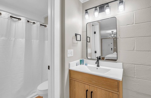 Carolina Beach Hotel | King Room with Sofa Bed Hotel- 2 Pools, Near Beach/Boardwalk, No Pets Allowed