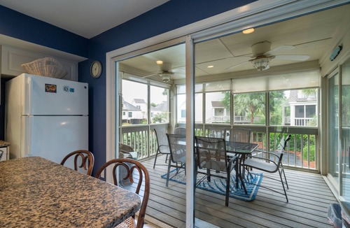 Spinnaker Beachhouses Villa | Lagoon/Golf Views! Walk to Beach/Pools/Golf/Dining! Lake House only- no club access. NO pets