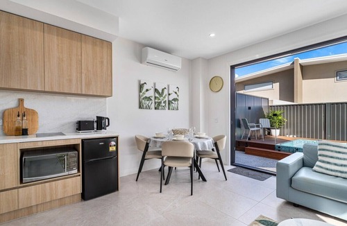 Mermaid Beach Villa | Luxe Mermaid Retreat