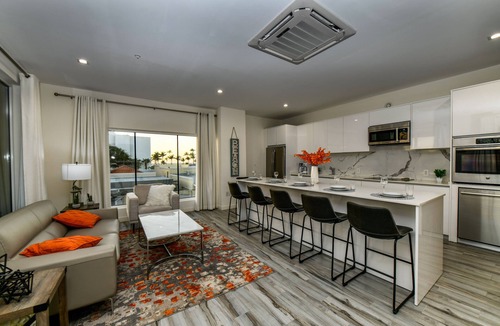 Palm Beach Condo | Luxury 2-bedroom Condo Right on the Strip in Palm Beach
