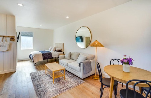 Sunriver Apartment | Modern Studio in Bend ~ 3 Mi to Sunriver Resort!