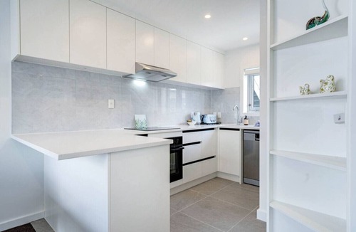 Kingsland Villa | Morningside Modern 3BR Home with Double Parking