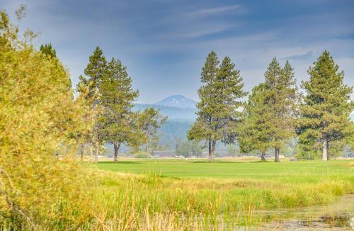 Sunriver House | Mountain-View Condo: Walk to Sunriver Resort
