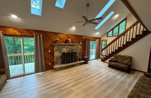 Bushkill House | Mountain View Cottage