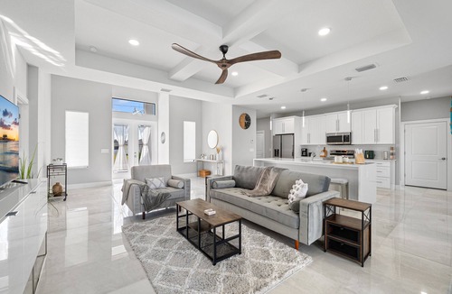 Mariner Villa | New build from 2023 impresses with its modern yet cozy interior and heated pool
