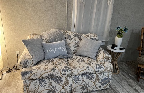 Petoskey Resort | New Cedar Walls Resort minutes away from the ski slopes, beaches and parks!