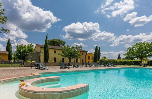 Capraia e Limite Villa | Nice apartment in villa for 6 people with pool, A/C, WIFI, TV and parking