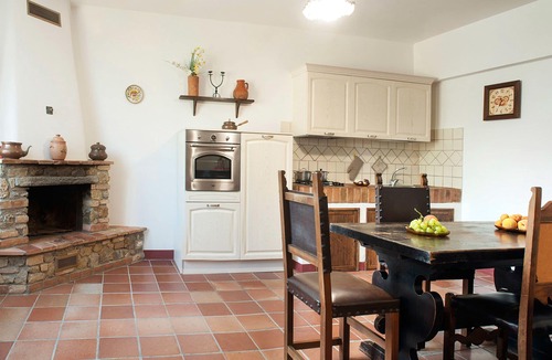 San Gimignano Apartment | Nice apartment for 4 people with pool, A/C, WIFI, pets allowed and panoramic view