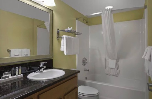 Downtown Myrtle Beach Hotel | Oceanfront Stays Near Boardwalk Restaurants, with Pools, Hot Tubs | 3 Units
