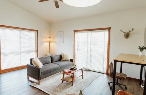 Kalispell Hotel | One Bedroom King Deluxe Suite with Full Kitchen and Washer/Dryer in the Heart of Kalispell, MT