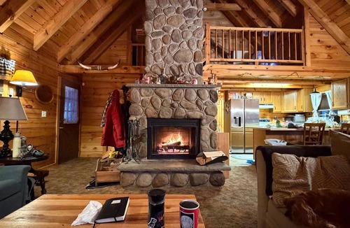 East Stroudsburg Cabin | Perfect cozy cabin w/tree house on 3 acres of woods near skiing, hiking & DWG