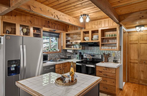 Bushkill House | Pocono cabin where the host thought of everything, so you don’t have to!