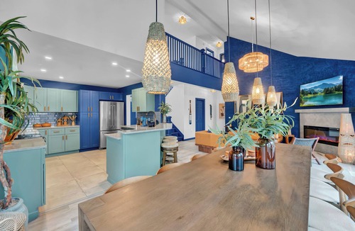 Pocono Summit House | Private Lakefront Retreat-Mins to Waterparks and Attractions