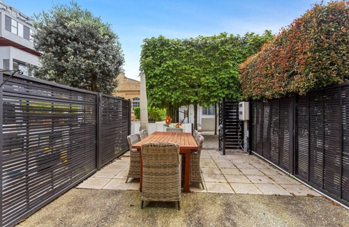 Auckland Central Business District Villa | QV Stays Modern Spacious Multi-Level Townhouse