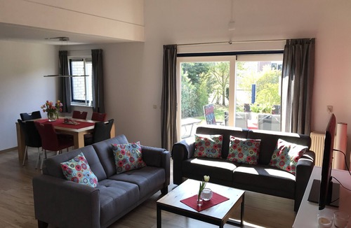 Julianadorp aan zee House | RENOVATED spacious holiday home near the beach in Landal Park