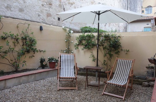 San Frediano Apartment | Romantic Apartment With Garden 2 Minutes' Walk From Pitti Palace