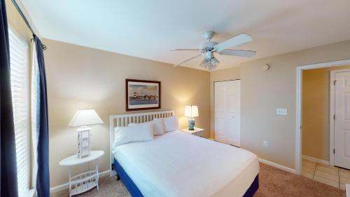 Pawleys Island House | Spacious 3BR Villa Groups of Six in Pawleys Island