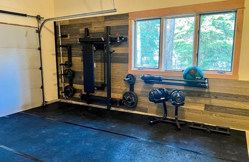 Sunriver House | Spacious family friendly home gym in garage W&D WIFI - SHARC resort amenities