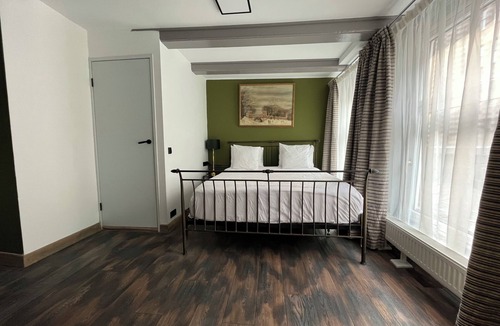 Grachtengordel-Zuid Hotel | Studio/hotel room in the heart of the city in 18th century house. Very private.