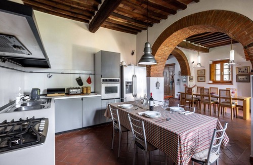 Pienza Villa | Stunning private villa with A/C, WIFI, TV, veranda and pets allowed, close to Montepulciano