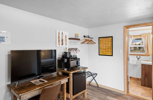 West Yellowstone Hotel | The Bucking Moose Squirrel Suite: 2BR Suite in West Yellowstone, just 1 minute from Yellowstone!