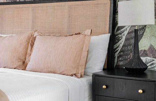 Vilano Beach Hotel | The Castillo Queen Studio -5 min walk to beach!