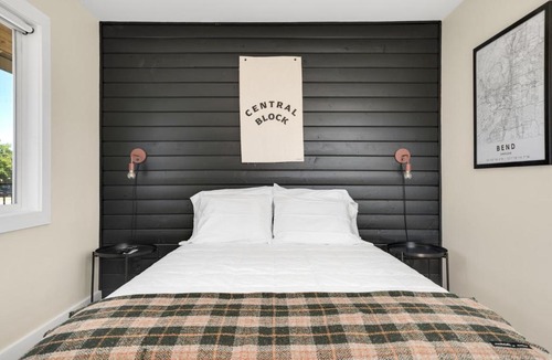 Orchard District Hotel | The Central Block Bend Motel