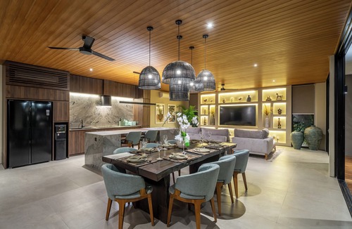 Central Seminyak Villa | The Plaza 4BR w/Pool in Bali’s Eat Street