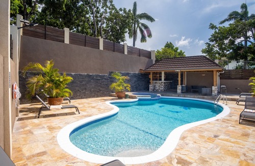 IronShore Estates Villa | The Sun Seeker Villa Ja Luxury10 bedrooms. Fully staffed. Great for large groups