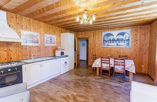 Ramazzano Villa | Villa Campanella: A characteristic and welcoming two-story age-old farm house surrounded by the greenery, with Free WI-FI.